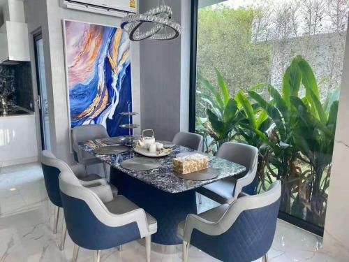 Villa Myhouse