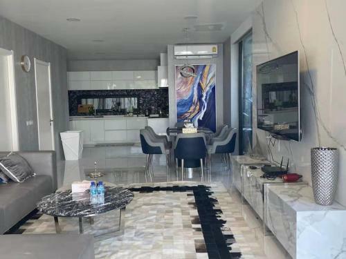 Villa Myhouse