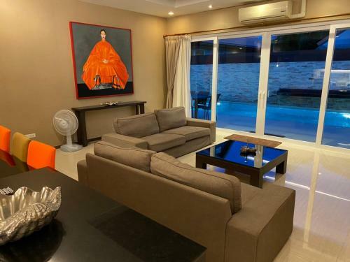 Luxury Pool Villa C16 / 4br 8-10 Persons