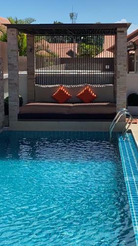 Luxury Pool Villa C16 / 4br 8-10 Persons