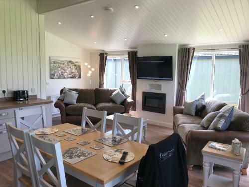 Silverwood Luxury Lodges & Bistro Barn
