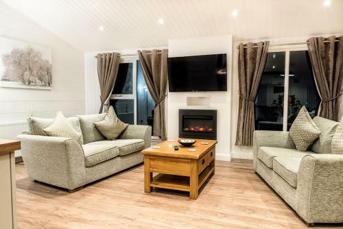 Silverwood Luxury Lodges & Bistro Barn