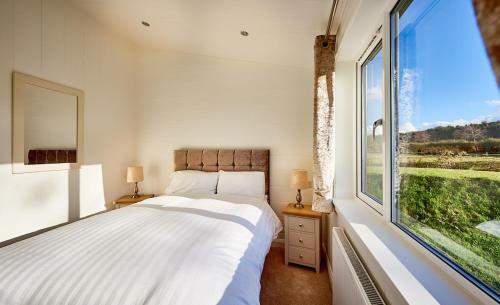 Silverwood Luxury Lodges & Bistro Barn