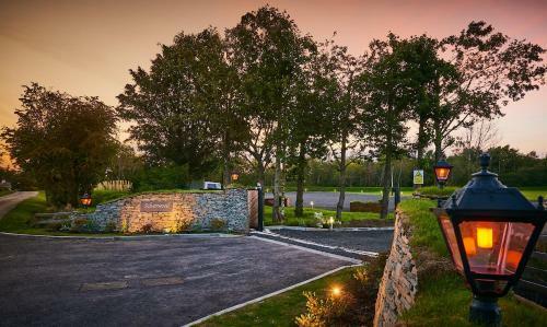 Silverwood Luxury Lodges & Bistro Barn