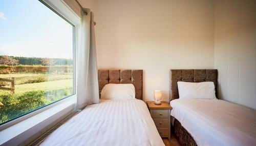 Silverwood Luxury Lodges & Bistro Barn