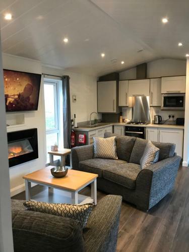 Silverwood Luxury Lodges & Bistro Barn