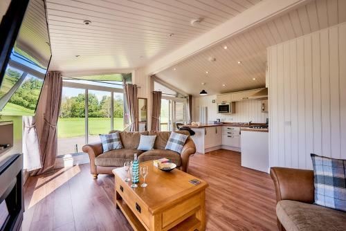 Silverwood Luxury Lodges & Bistro Barn