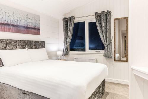 Silverwood Luxury Lodges & Bistro Barn