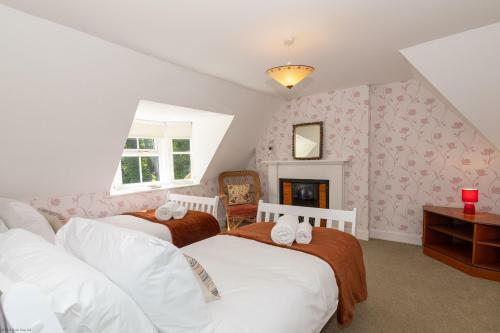 Gardeners Cottage - Walled Garden Retreat