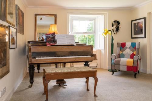 Gardeners Cottage - Walled Garden Retreat