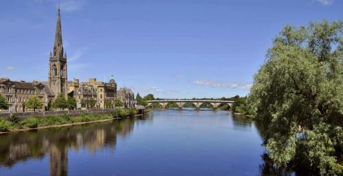 Monart Stylish City Centre Apartment, 2 Bed, Sleeps 6