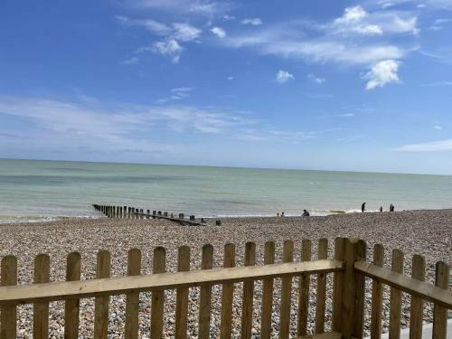 Beach Fronted Studio Apartment Sleeps 2 Adults And 1 Child