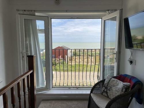 Beach Fronted Studio Apartment Sleeps 2 Adults And 1 Child