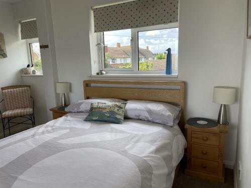 Beach Fronted Studio Apartment Sleeps 2 Adults And 1 Child