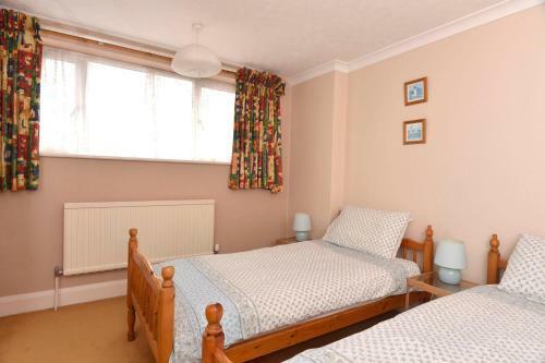 Coastal Cottage - On The Beach In Tranquil Pevensey Bay