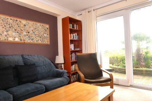 Coastal Cottage - On The Beach In Tranquil Pevensey Bay