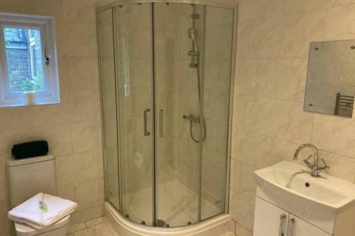 Broadway House - 6 Double Bedrooms, Central