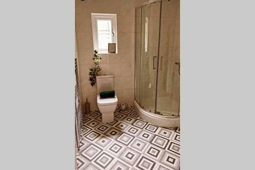 Broadway House - 6 Double Bedrooms, Central