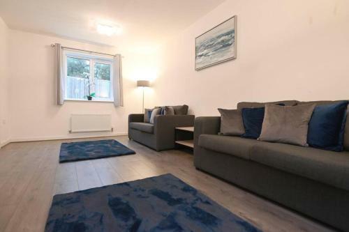 Modern 3 Bedroom House - Newly Furnished