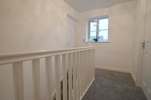 Modern 3 Bedroom House - Newly Furnished