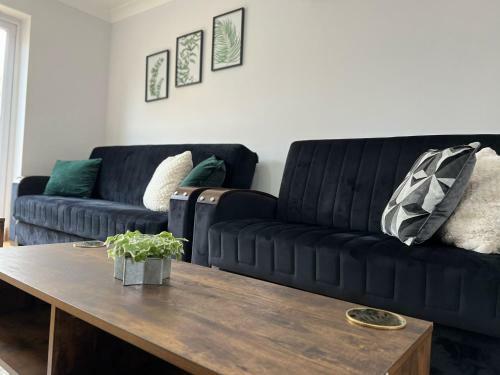 Boleyn Avenue By Incredible Stay