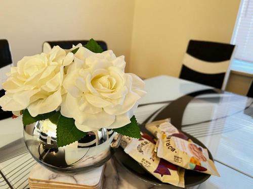 Boleyn Avenue By Incredible Stay