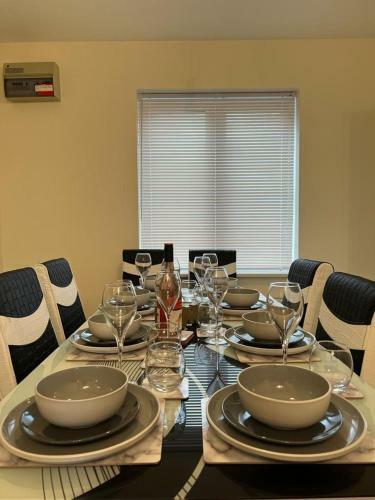 Boleyn Avenue By Incredible Stay