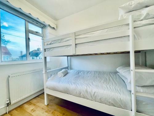 Natalie's 4 Bedroom Apartment