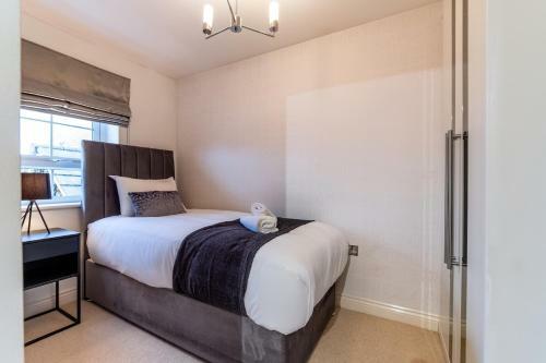 Long Stays 20pct Off-large 4bed-pooltable-parking