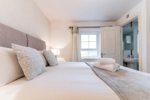 Long Stays 20pct Off-large 4bed-pooltable-parking