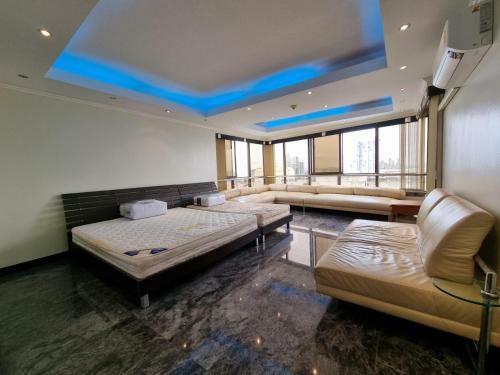 Thailand Pattaya Front Line Beach Apartment