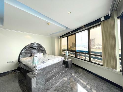 Thailand Pattaya Front Line Beach Apartment
