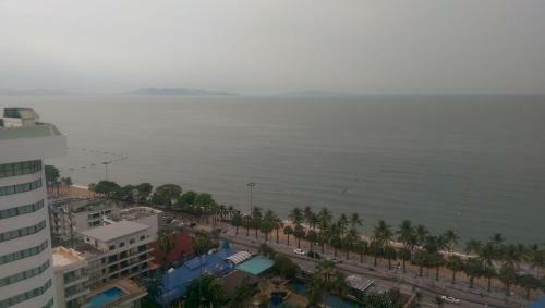 Thailand Pattaya Front Line Beach Apartment