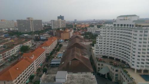 Thailand Pattaya Front Line Beach Apartment