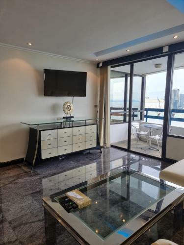 Thailand Pattaya Front Line Beach Apartment