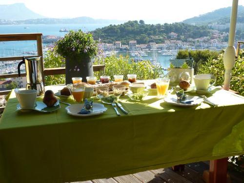Bed & Breakfast Home6