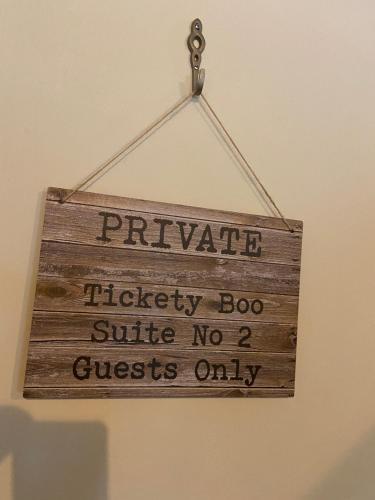 Bed & Breakfast Ticketyboo Suites