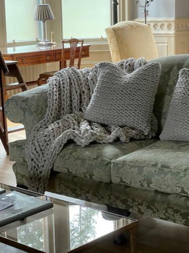 Duncraig Castle Bed And Breakfast