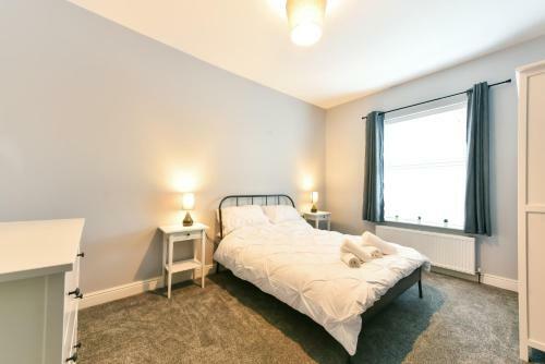 Apartamento Breathtaking 4 Bedroom House - Free Parking