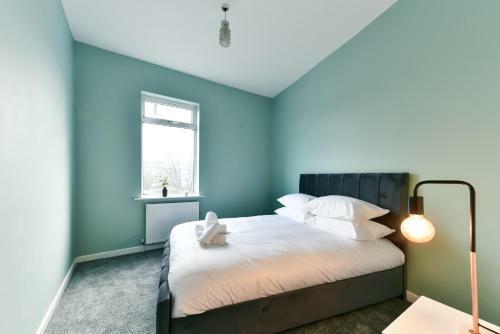 Apartamento Breathtaking 4 Bedroom House - Free Parking