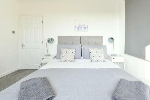 Spacious 4 Bedroom Apartment