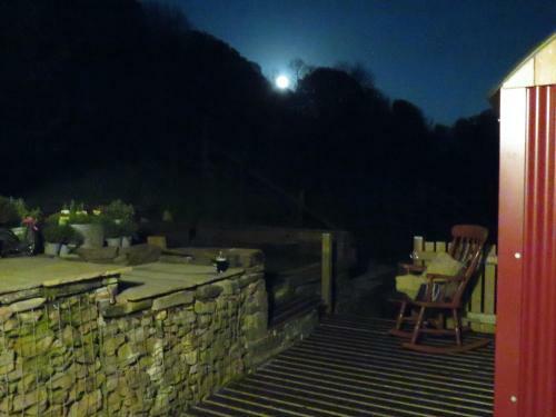 Taff Morlais Pair Of Shepherd's Huts Pontsticill Brecon Beacons