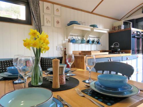 Taff Morlais Pair Of Shepherd's Huts Pontsticill Brecon Beacons