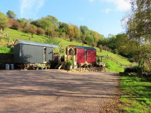 Taff Morlais Pair Of Shepherd's Huts Pontsticill Brecon Beacons