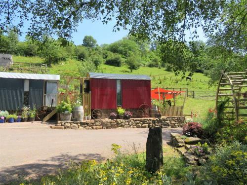 Taff Morlais Pair Of Shepherd's Huts Pontsticill Brecon Beacons