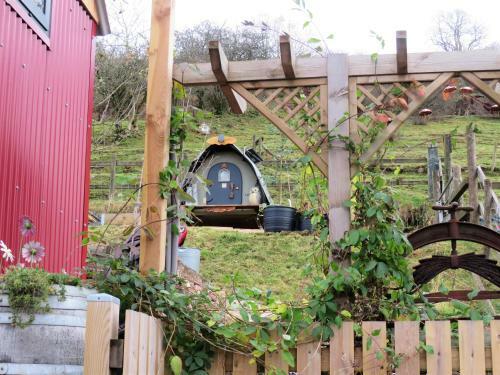 Taff Morlais Pair Of Shepherd's Huts Pontsticill Brecon Beacons