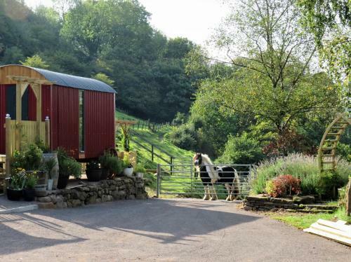 Taff Morlais Pair Of Shepherd's Huts Pontsticill Brecon Beacons