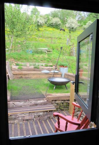 Taff Morlais Pair Of Shepherd's Huts Pontsticill Brecon Beacons