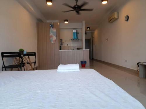 Apartamento Pacific Place Evolve Mall Lrt Pool Parking Netflix Kitchen