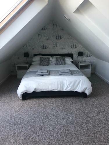 Poppys Cottage - A Charming Seafront Cottage